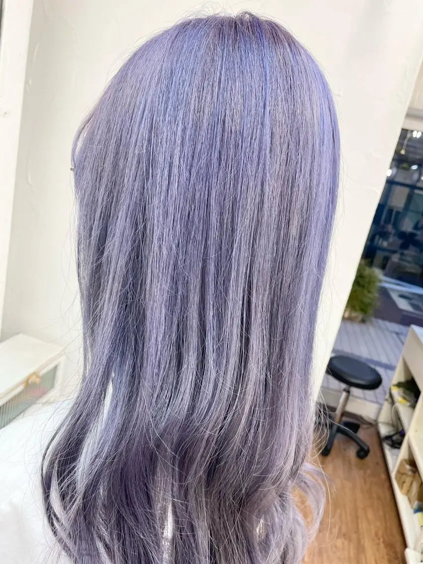 ロング パープルカラー 青木 優歩のヘアスタイル
