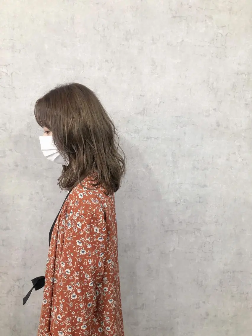 セミロング カラー ヘアアレンジ ネイル マツエク・マツパ アディクシーカラー バレイヤージュ ミストバング ベージュカラー ブリーチ エビスザキレン/メン ズ/心斎橋🌳のヘアスタイル