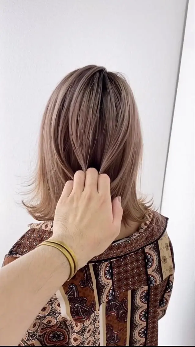 ミディアム ハイライト en Siena エンシエナのヘアスタイル