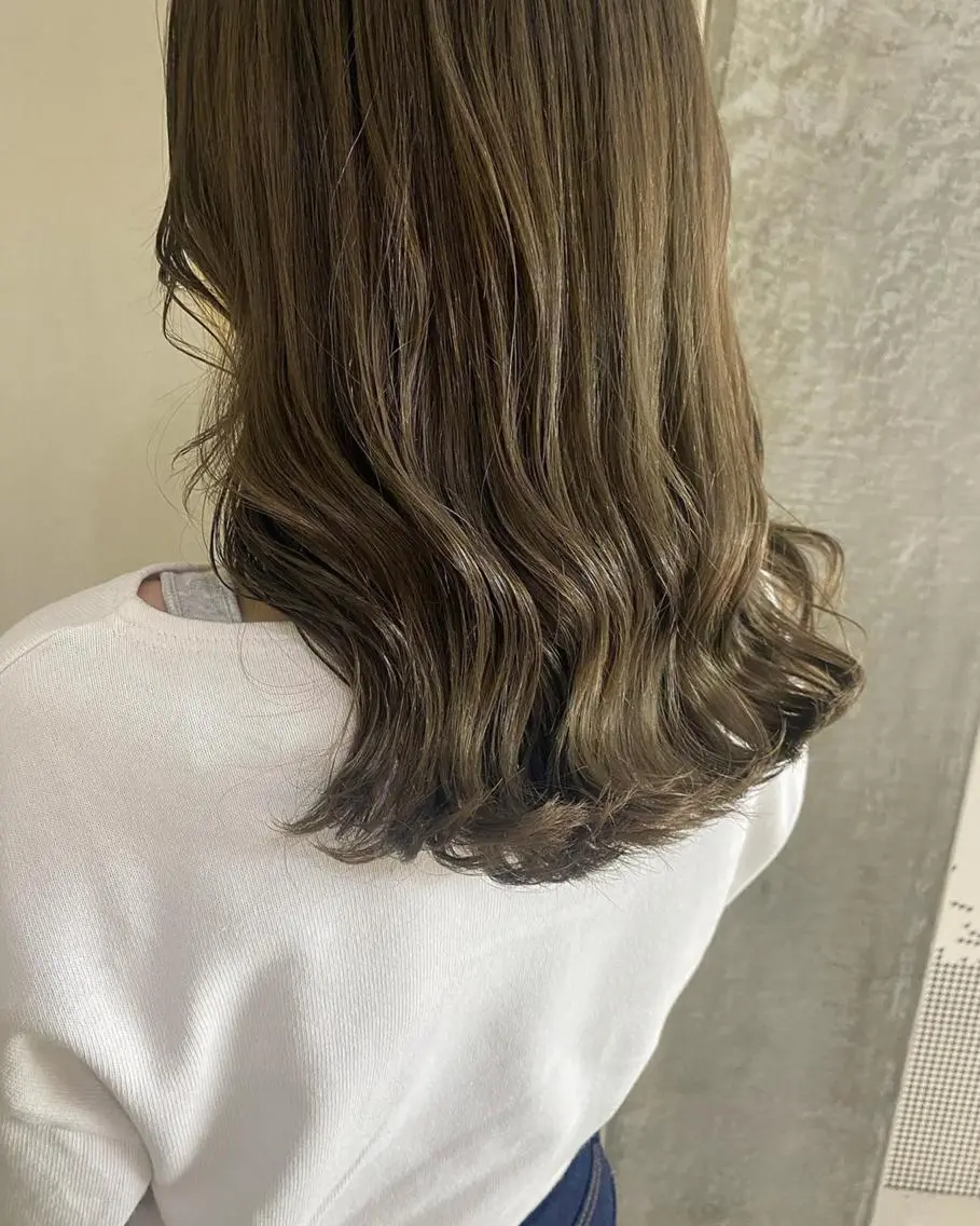 ミディアム カラー ベージュカラー ブリーチ 透明感カラー 清村 和音のヘアスタイル
