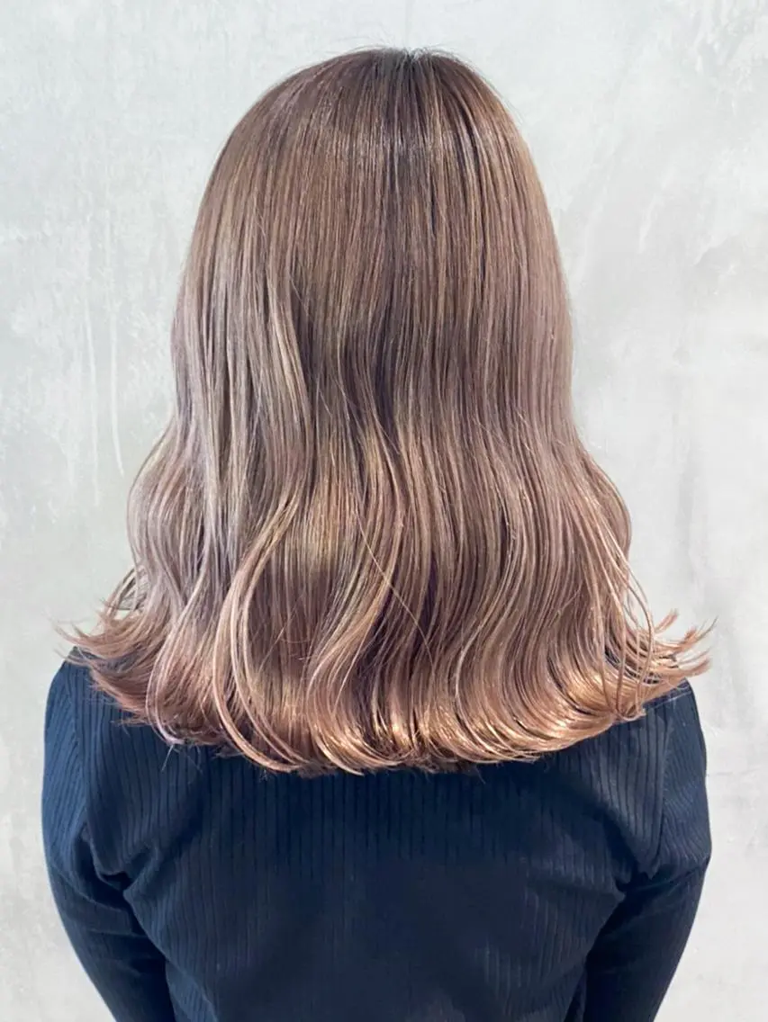 ミディアム カラー パーマ ヘアアレンジ ベージュカラー ミルクティーベージュ ITbyALBUM 中野店のヘアスタイル