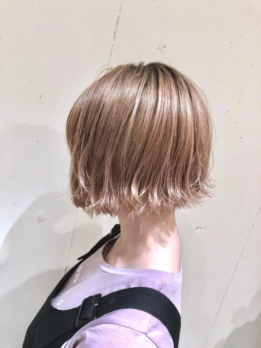ショート カラー パーマ ヘアアレンジ 切りっぱなしボブ バレイヤージュ 黒髪 グラデーションカラー グレージュ 【ツヤ髪美容師】 ツダケイスケのヘアスタイル