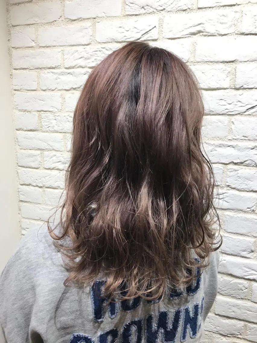 ミディアム カラー グレージュ ピンクカラー Neale.♡ ROLA京橋のヘアスタイル