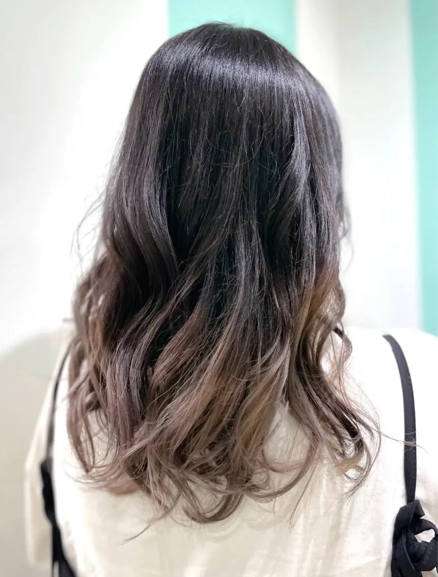 セミロング ヘアカラー 原 千景のヘアスタイル