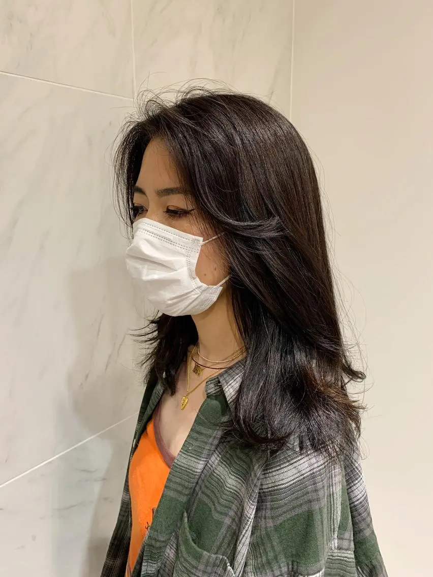 ミディアム カラー グレージュ チバ タクミのヘアスタイル