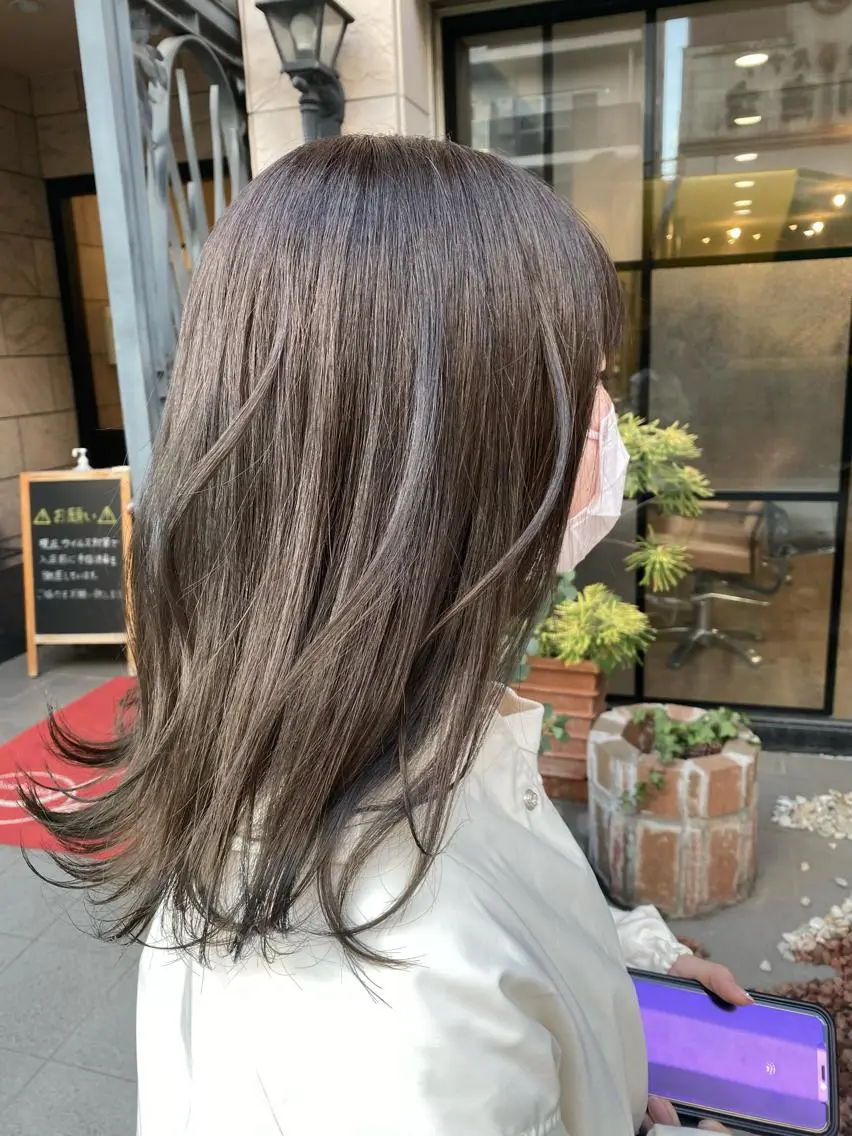 セミロング カラー アッシュ ベージュカラー ヘアカラー トリートメント 特殊カラー特化 ✂️SHIAN フジのヘアスタイル