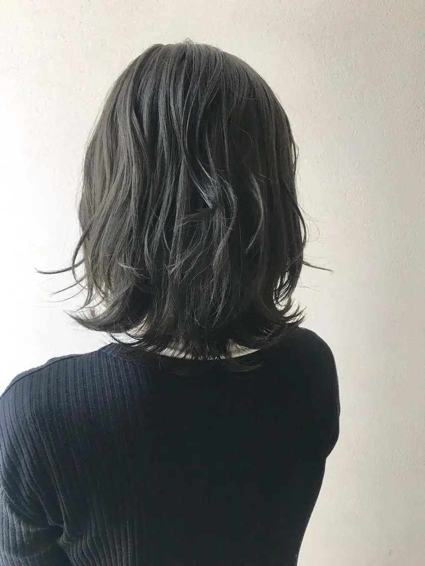 ミディアム くびれヘア 沢田 瞳のヘアスタイル