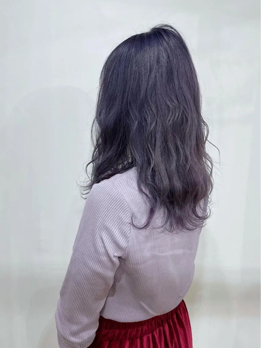 カラー white.梅田 デザインカラー🦄のヘアスタイル