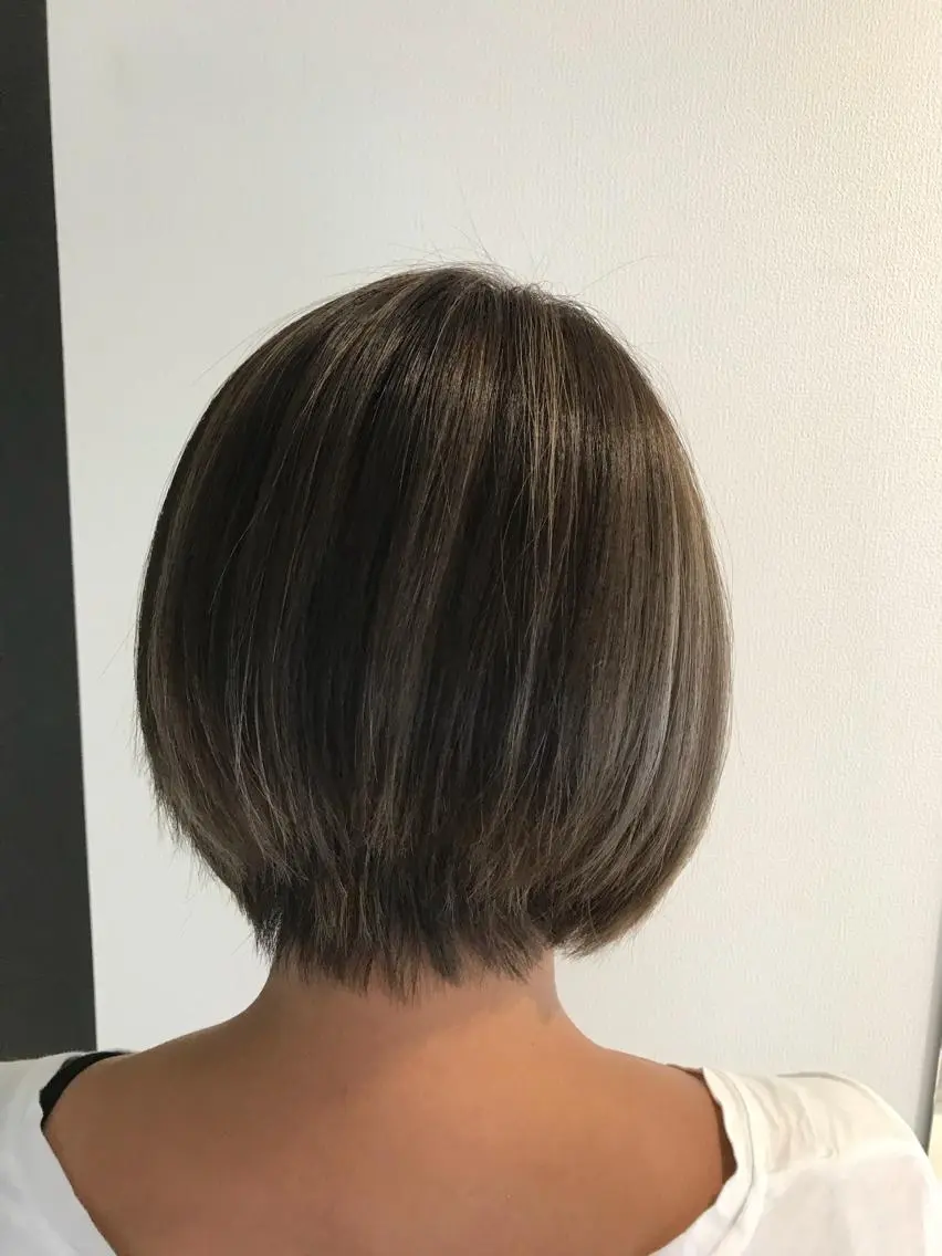 ショート カラー アッシュ アッシュグレー ハイライトカラー ハイライト ヘアカラー 🔹TOMO🔹 圧倒的経験値🔹のヘアスタイル