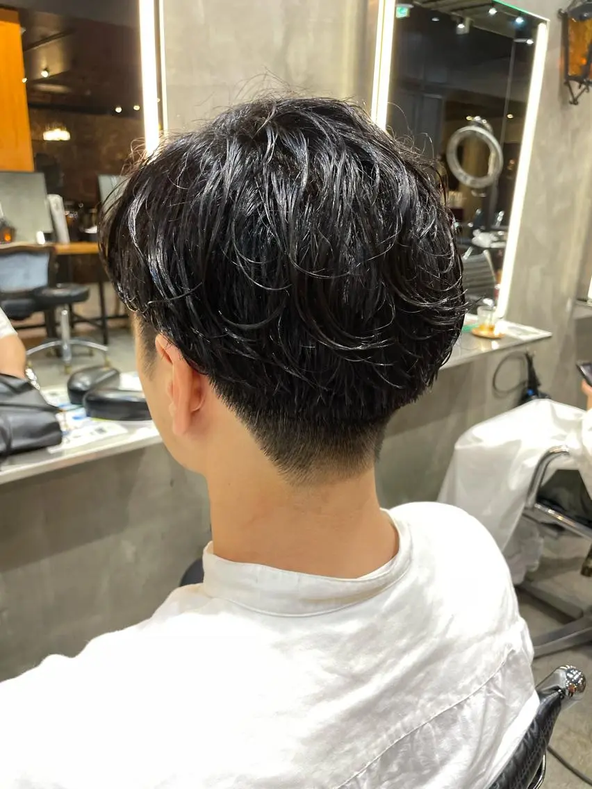 ショート カラー パーマ ヘアアレンジ メンズ くびれレイヤー/艶 カラー　MADOKAのヘアスタイル