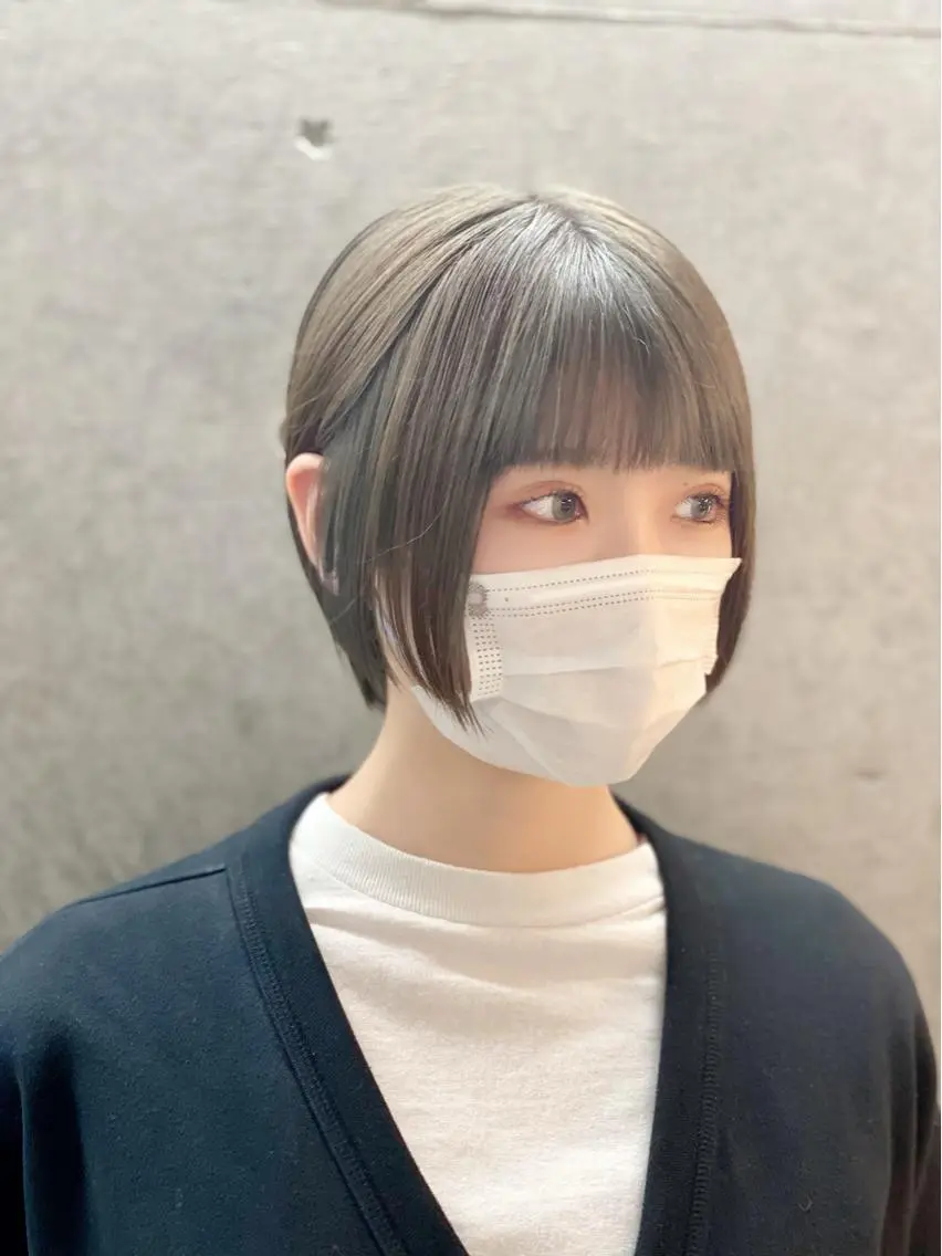 ショート アッシュ ボブ ハイライト レイヤーカット シースルーバング 原宿アンリ 山下卓也のヘアスタイル