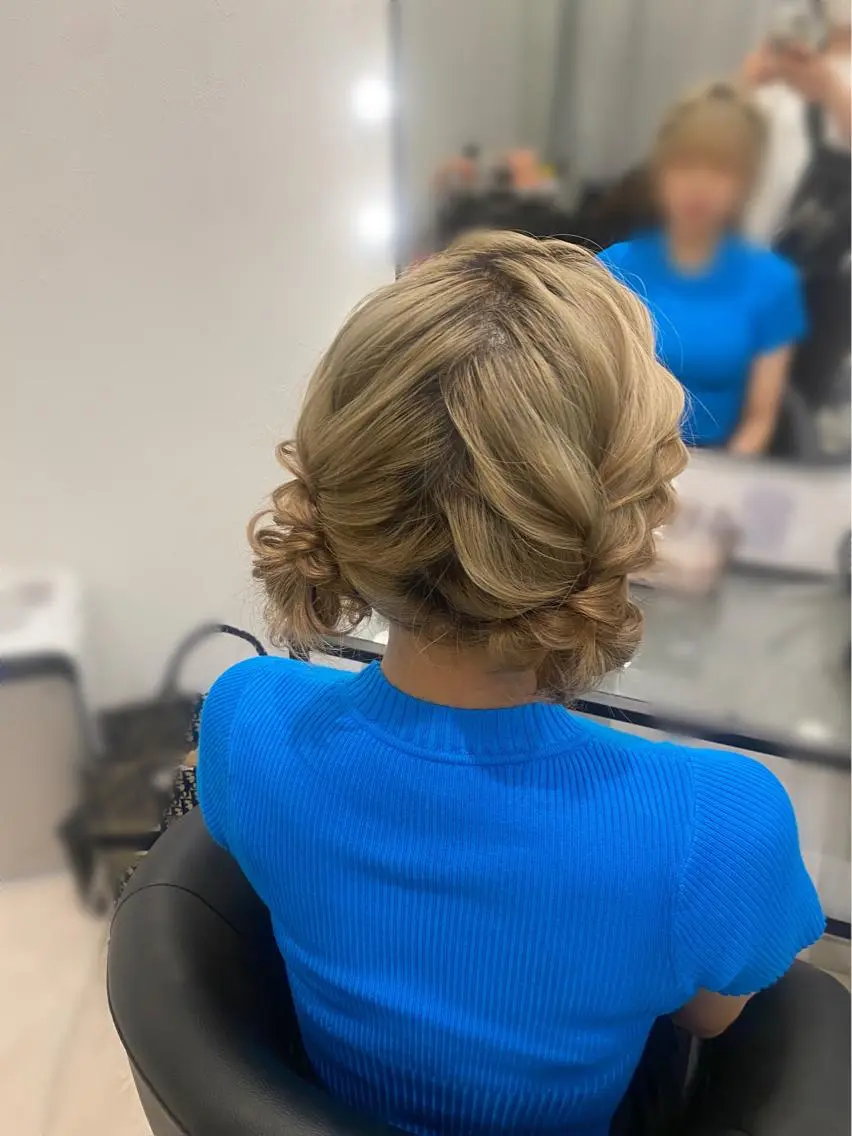 ミディアム ヘアアレンジ お団子ヘア ヘアセット Mikazuki オーナーTeradaのマツエク・マツパデザイン