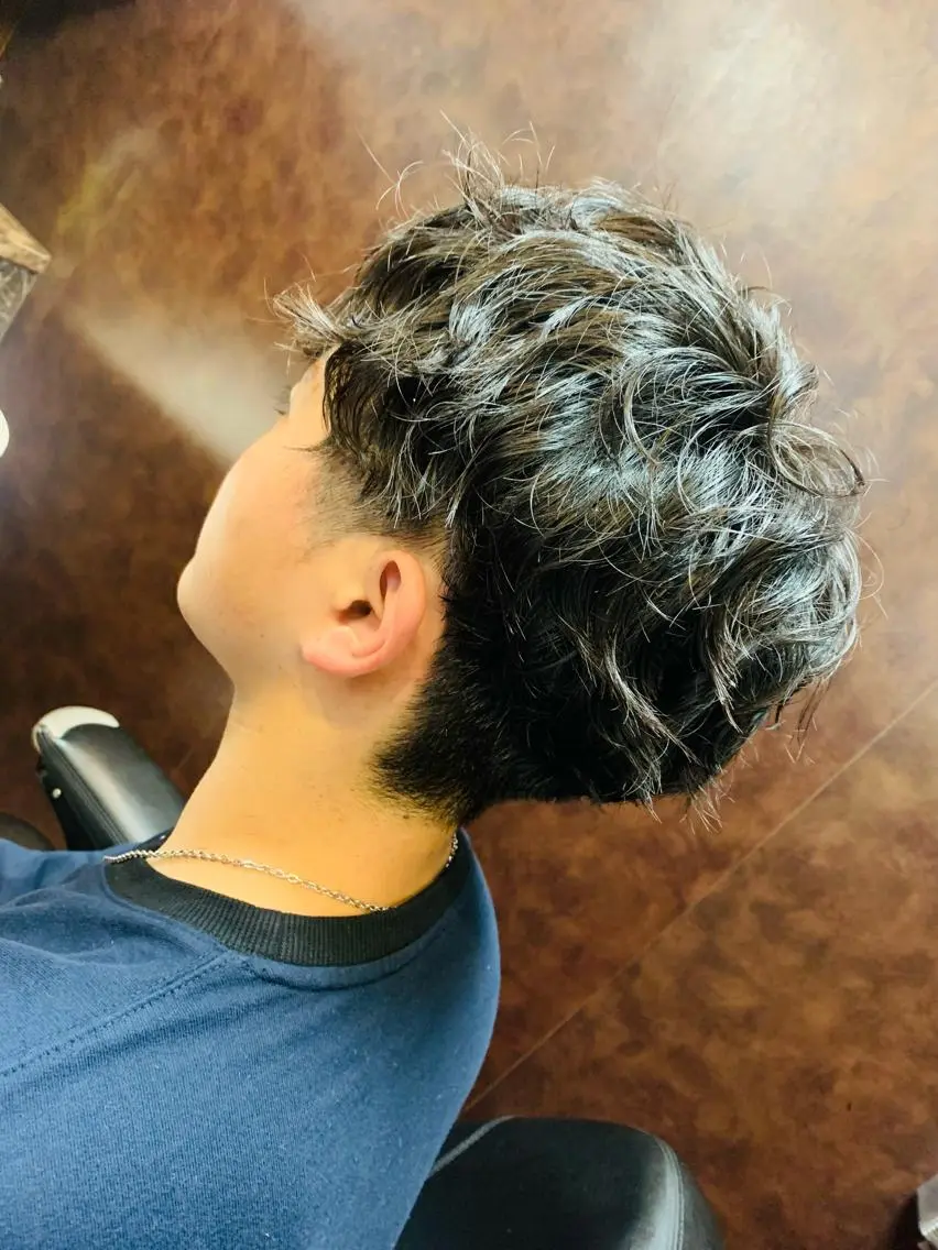 ショート パーマ メンズ 行平 成穂のヘアスタイル