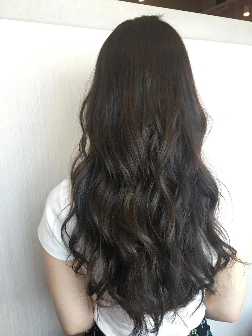 ロング カラー ロングレイヤー アッシュ レイヤーカット ロング サトウ .のヘアスタイル
