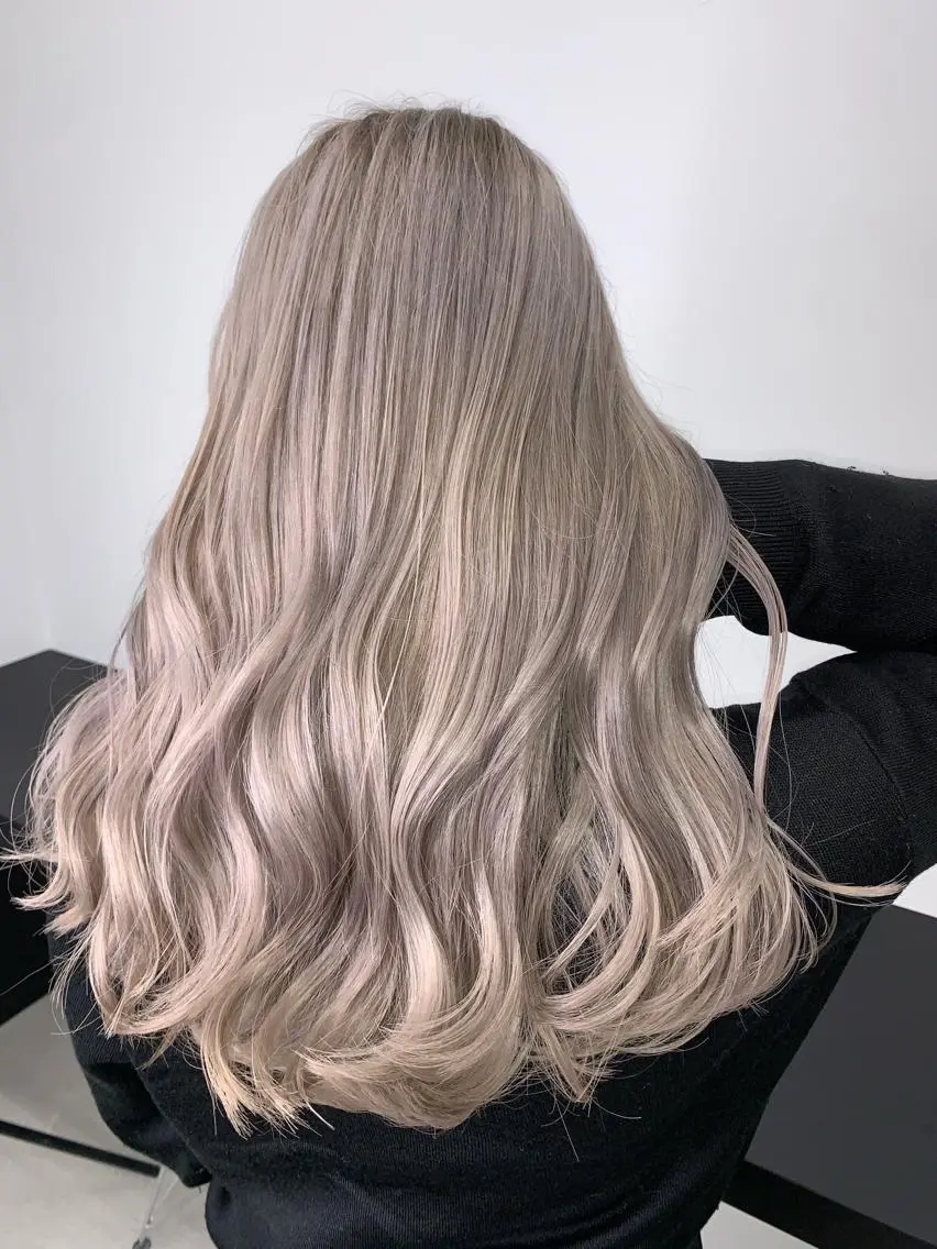 ロング カット ヘアカラー トリートメント 山田 絵里菜のヘアスタイル