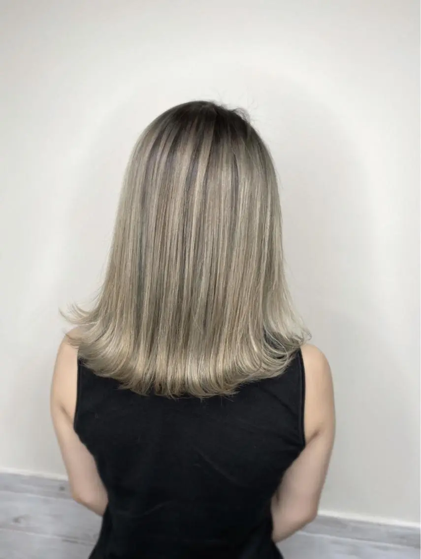 ミディアム カラー バレイヤージュ ブリーチ ブロンド ダブルカラー グラデーションカラー ヘアカラー memento 斎藤大覚のヘアスタイル