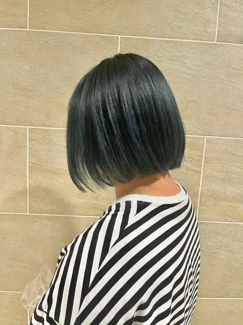 ショート カラー エメラルドグリーン 髪質改善＊韓国ヘア＊ レイヤー＊IBUKIのヘアスタイル
