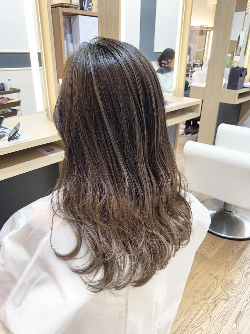 ミディアム 奈良 優輝のヘアスタイル