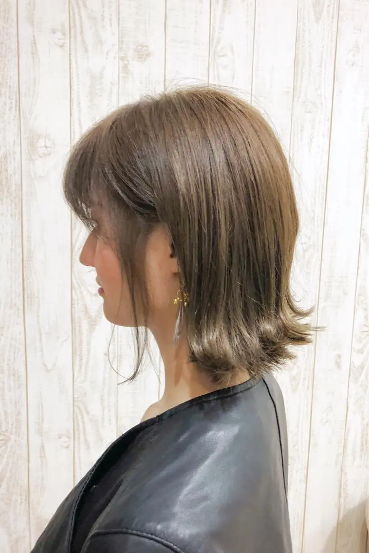 ミディアム カラー 切りっぱなしボブ グレージュ ボブ 大栗 佑也  髪質改善のヘアスタイル