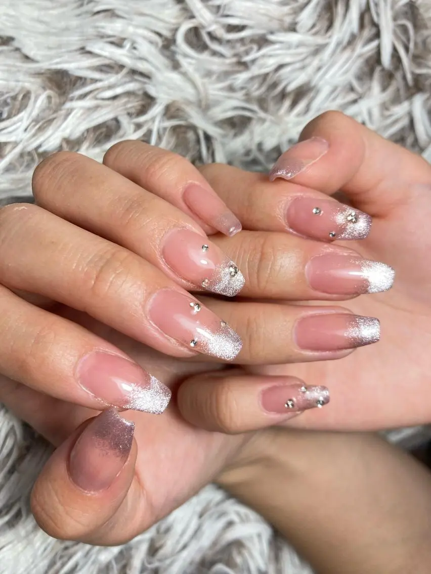 セミロング ネイル ハンドネイル フットネイル ✴︎ Delightのネイルデザイン