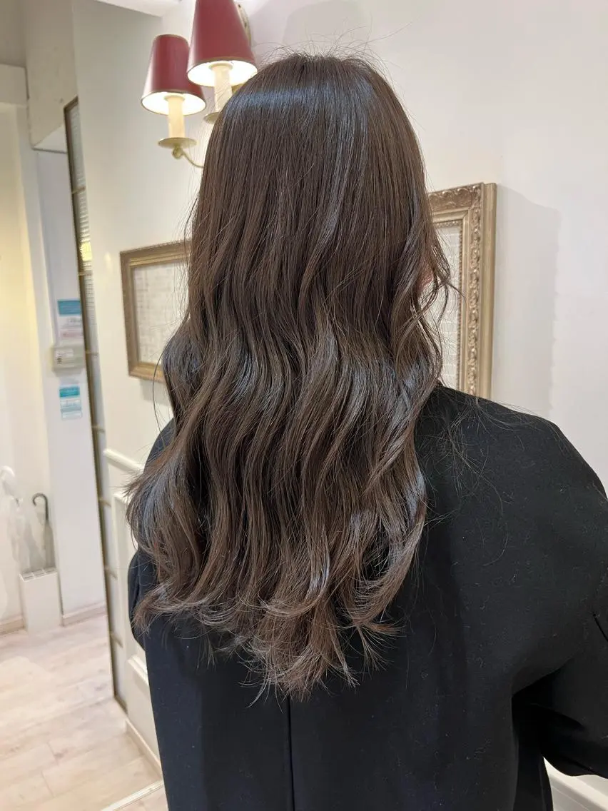 セミロング カラー ヘアアレンジ アッシュ アッシュブラウン ブラウンカラー 福壽 優奈のヘアスタイル
