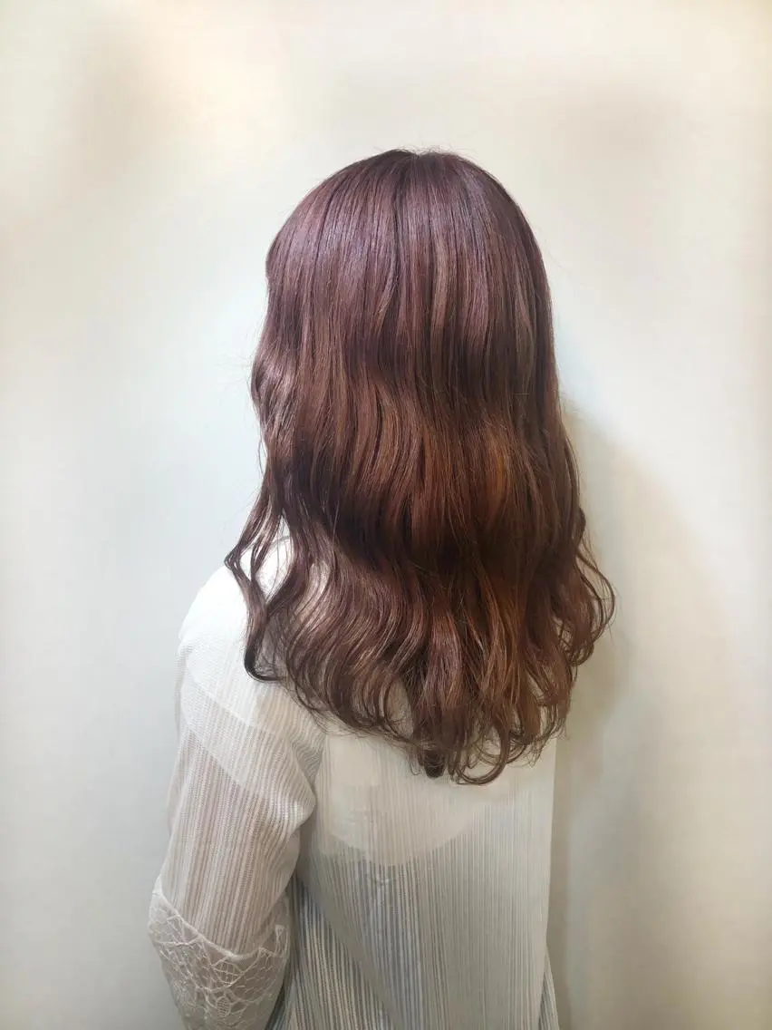 セミロング カラー ピンクカラー 女性リピ90%🍨 🩷佐藤みずきのヘアスタイル