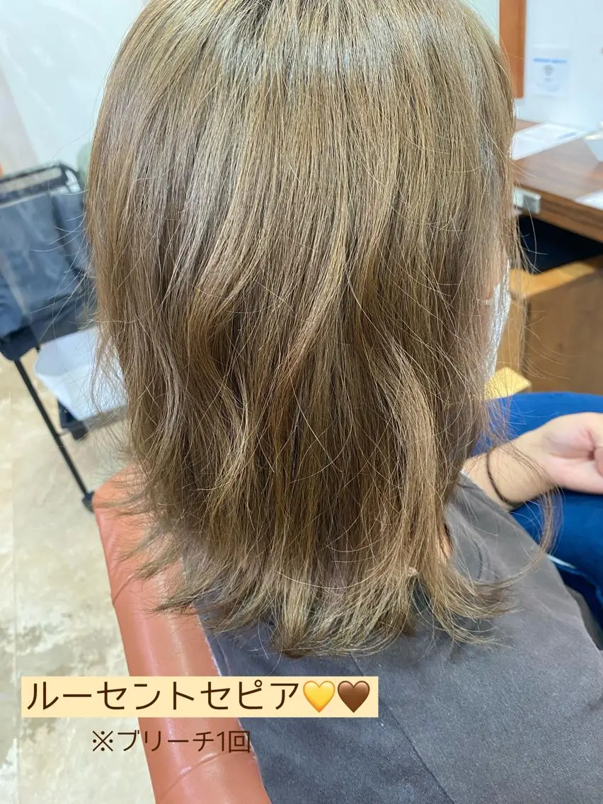 カラー ベージュカラー ブリーチ ハイトーンカラー ハイトーンベージュ オレンジ 金山/レイヤー カット/Hikariのヘアスタイル