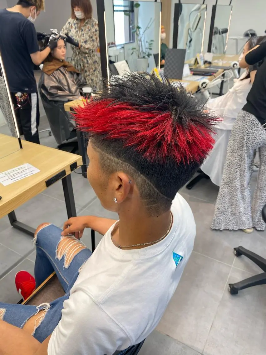 ショート カラー メンズ 鍋島 拓真のヘアスタイル