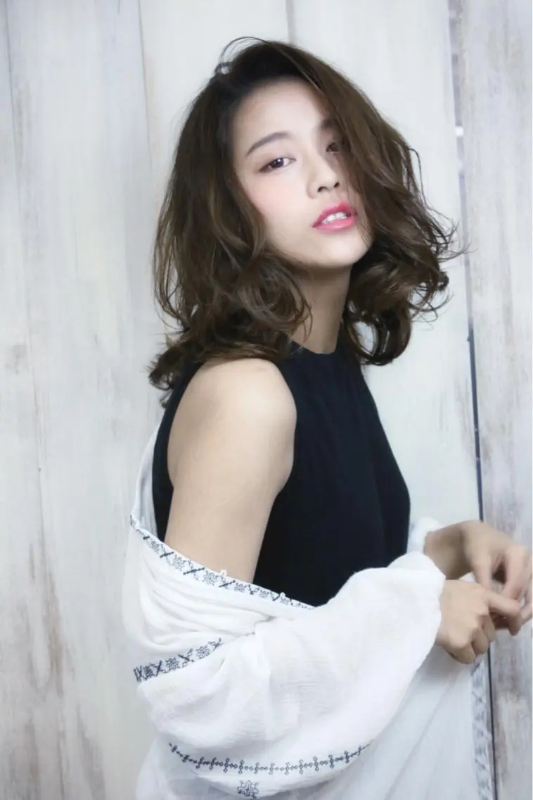 ミディアム AnFye cinq milleのヘアスタイル