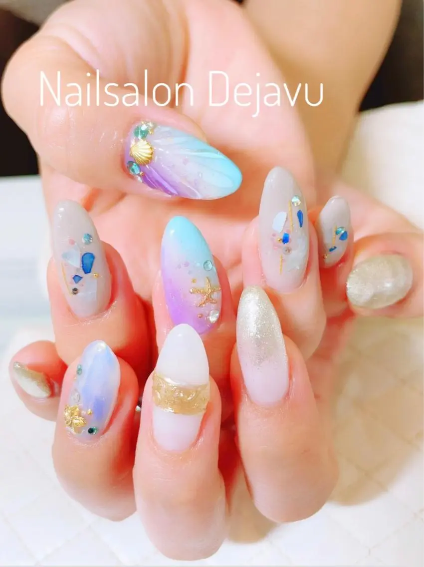 ネイル アートネイル 持ち込み ワンカラーネイル ストーンネイル 夏ネイル Nail salon Dejavu 🌿のネイルデザイン