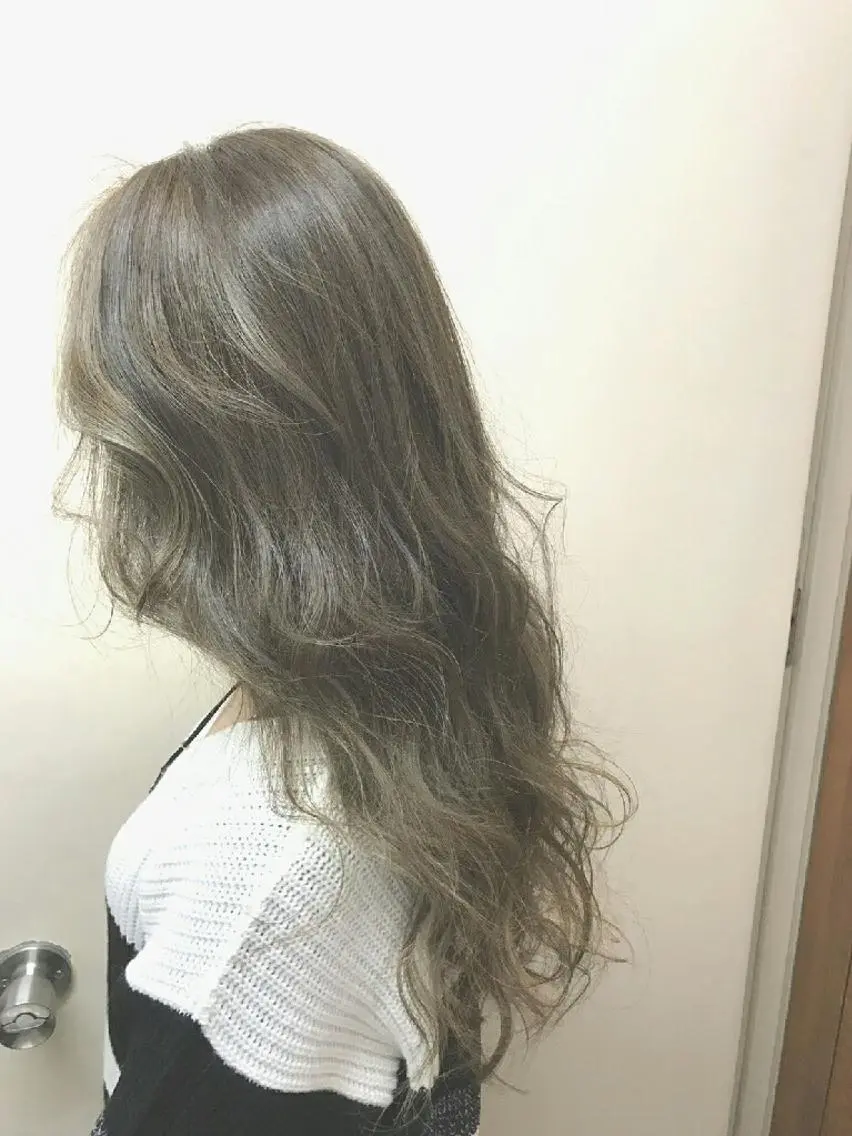 ロング カラー ベージュカラー ハイライトカラー ハイライト 100%髪質改善特化 TRUNSのヘアスタイル