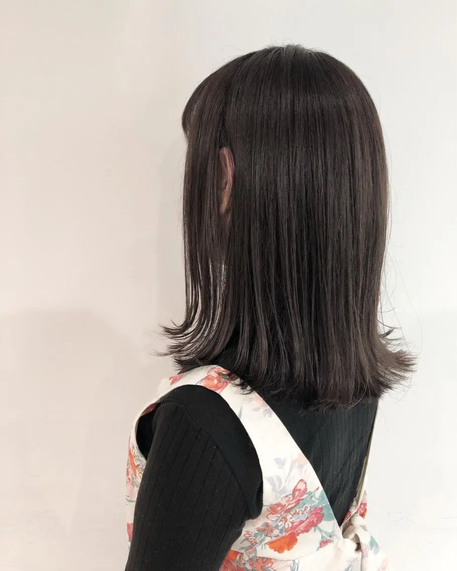 ミディアム カラー アッシュ ハイライトカラー ラベンダーカラー ラベンダーアッシュ ハイライト ヘアカラー トリートメント 🍊新宿南口🍊 ERINAのヘアスタイル