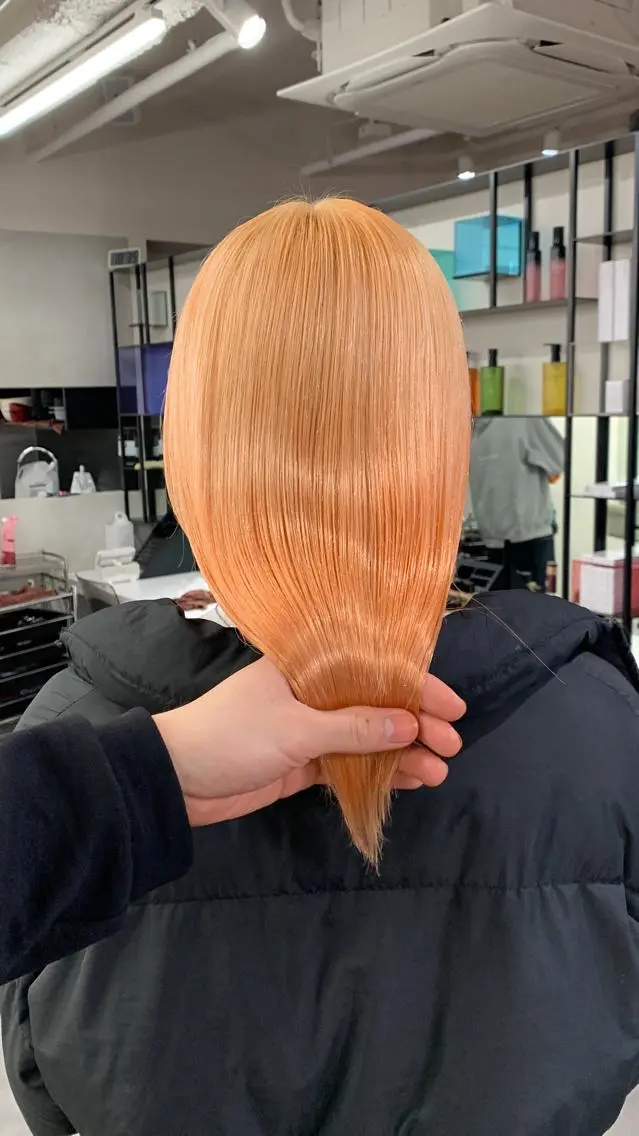 カラー ブリーチ 伊藤 りいなのヘアスタイル