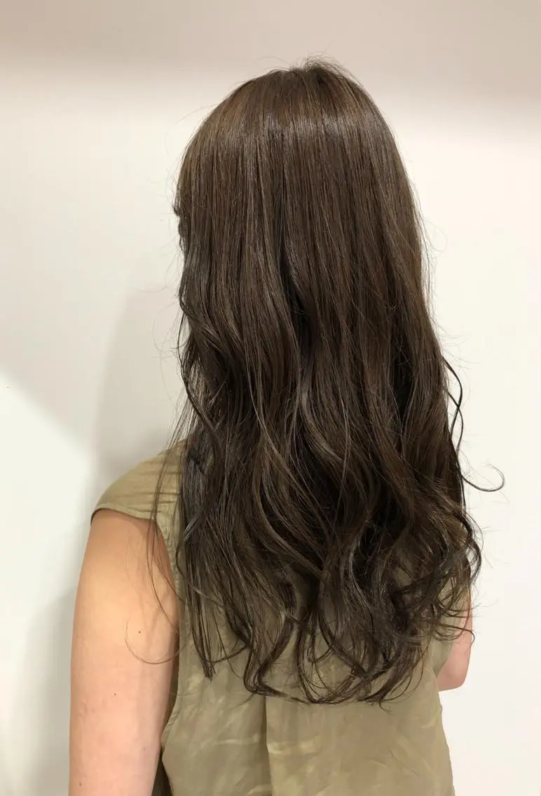 セミロング カラー パーマ セミロングパーマ アディクシーカラー ダブルカラー グラデーションカラー ハイライトカラー CEINE+ officialのヘアスタイル