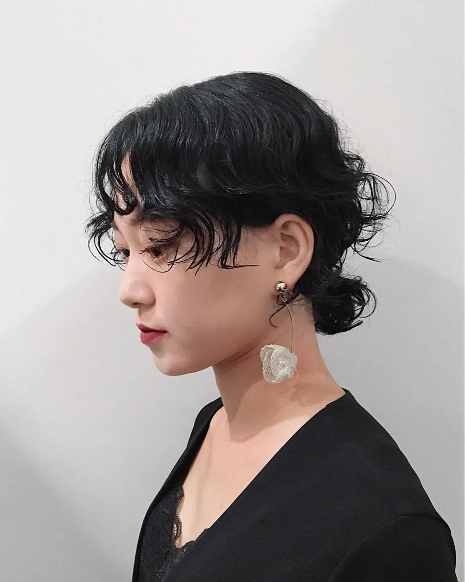 ミディアム ヘアアレンジ ウルフカット カット ヘアカラー トリートメント ヘアセット 【デザイナー】 アシカワカイトのヘアスタイル