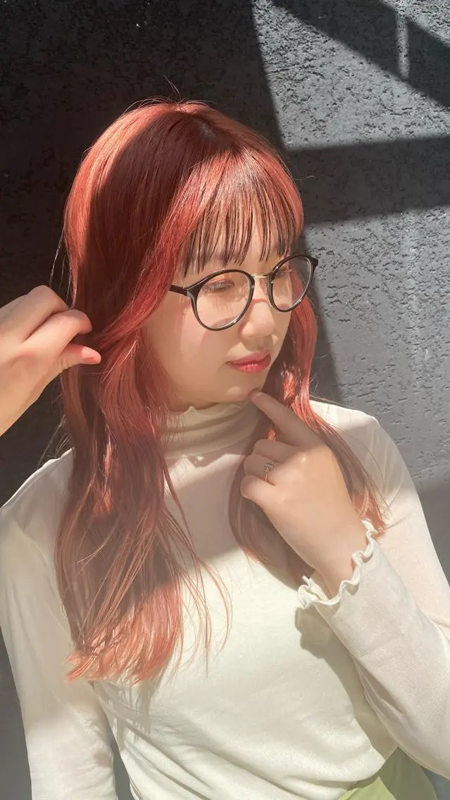セミロング カラー ブリーチ ケアブリーチ インナーカラー ピンクカラー 横尾 歩のヘアスタイル