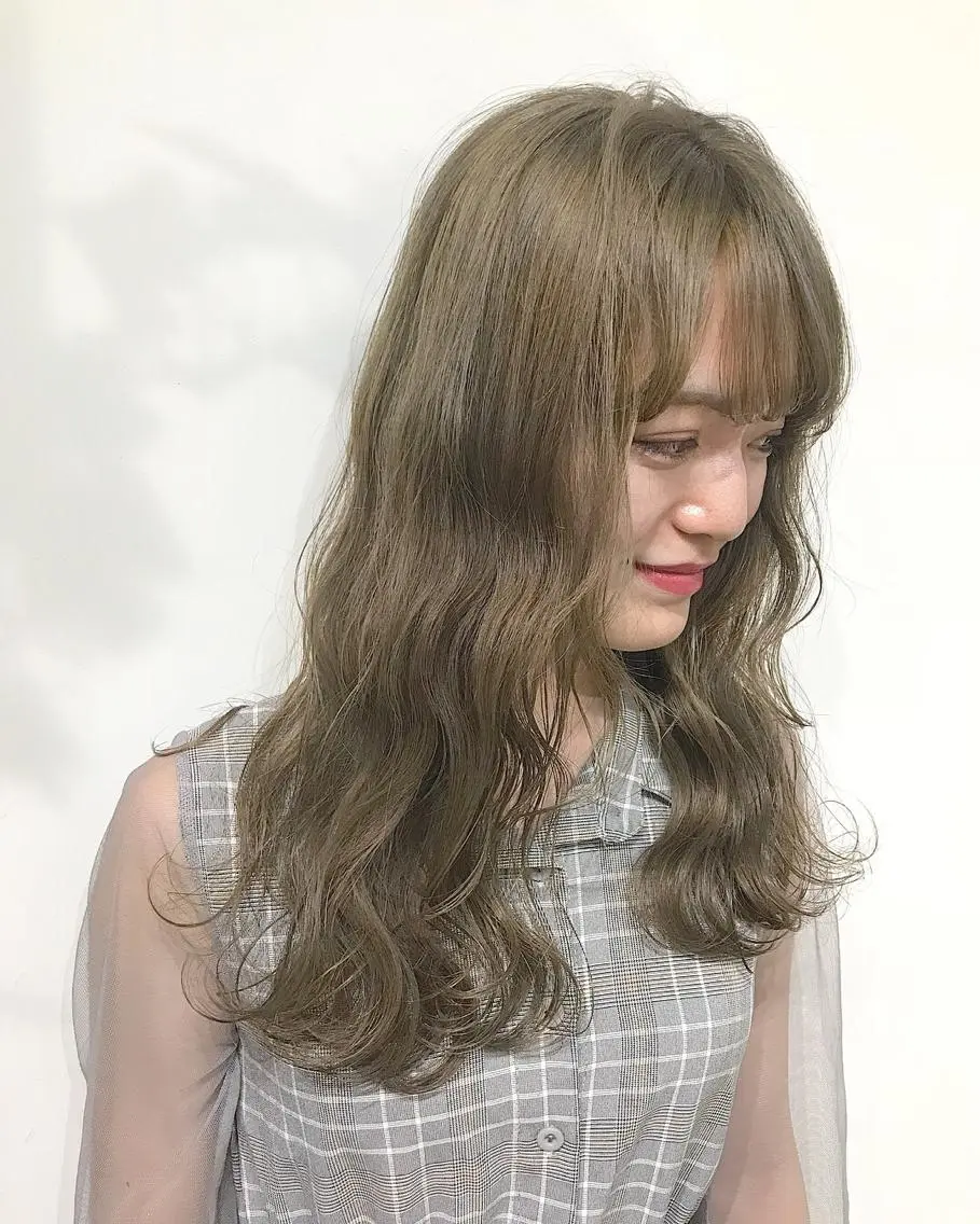 ロング カラー ベージュカラー ミルクティーベージュ ヘアカラー トリートメント レイヤー/顔周り /AKARIのヘアスタイル