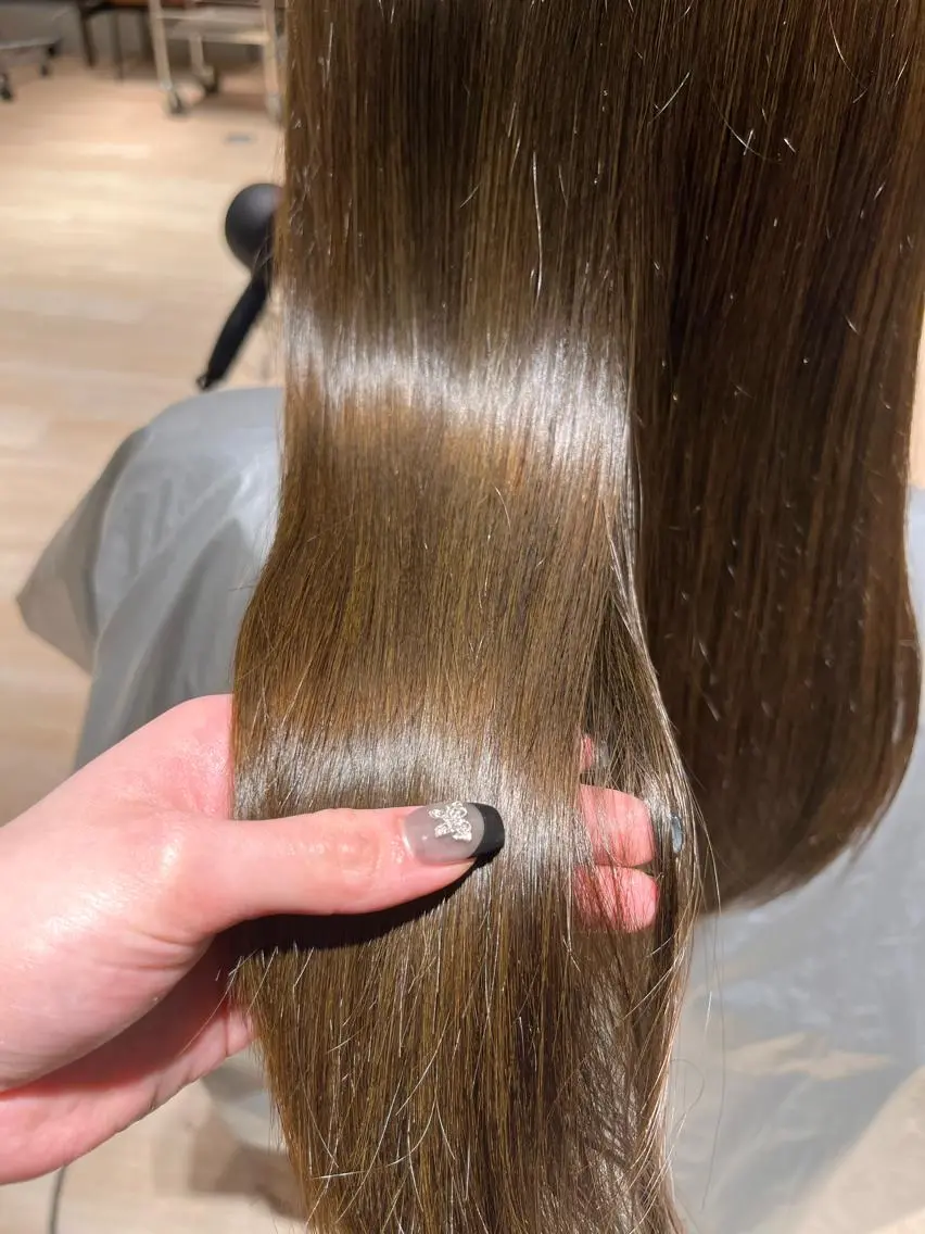 カラー アッシュ ベージュカラー ブリーチ ブリーチなしカラー 赤羽今日子/レイヤー /盛れる顔まわりのヘアスタイル