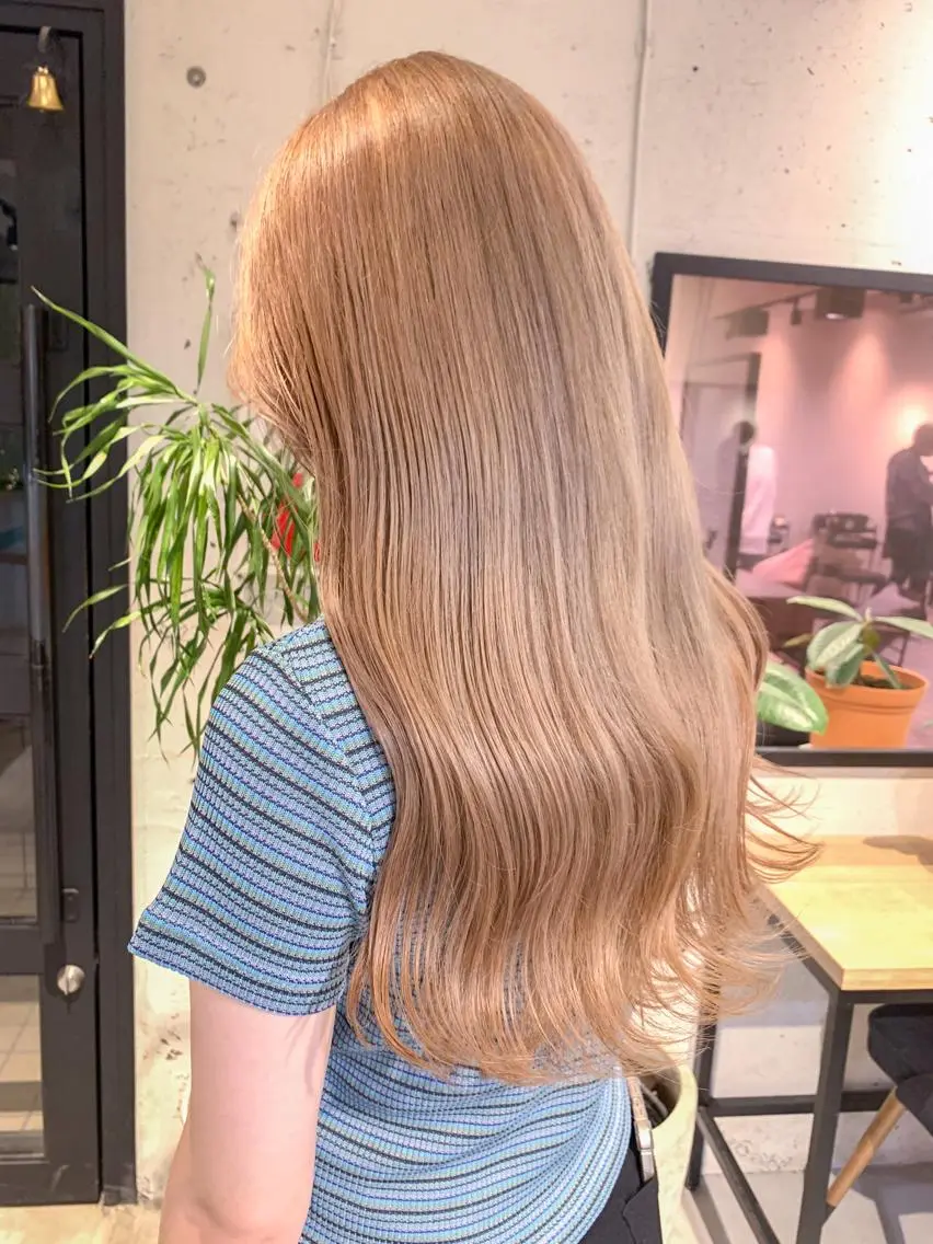 ロング カラー ヘアアレンジ ベージュカラー ミルクティーベージュ ピンクカラー ヘアカラー トリートメント yuka .のヘアスタイル
