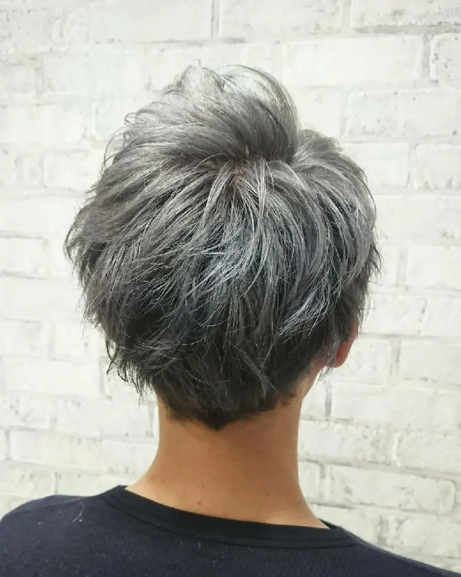 ショート カラー アッシュ ブリーチ シルバー シルバーアッシュ 外国人風カラー カット ヘアカラー トリートメント 秋山 幸太のヘアスタイル
