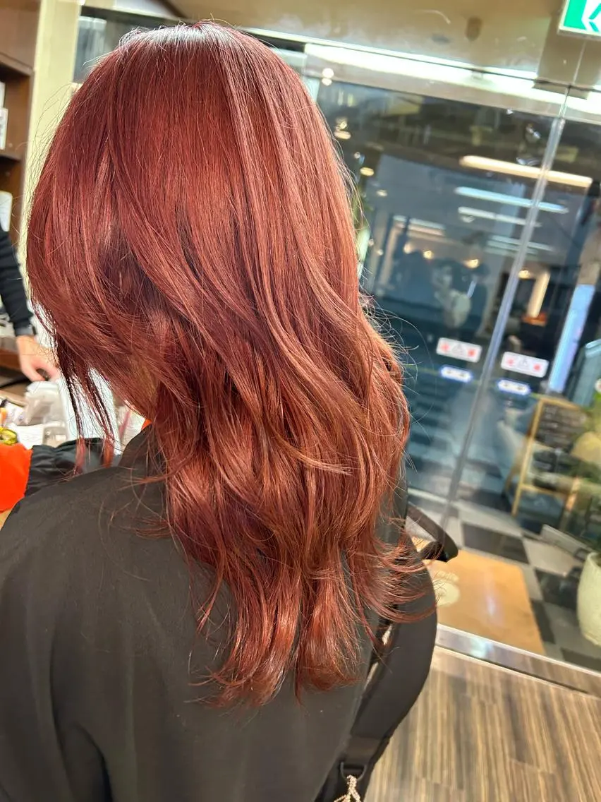 セミロング カラー ヘアカラー トリートメント 山崎 絵莉香のヘアスタイル