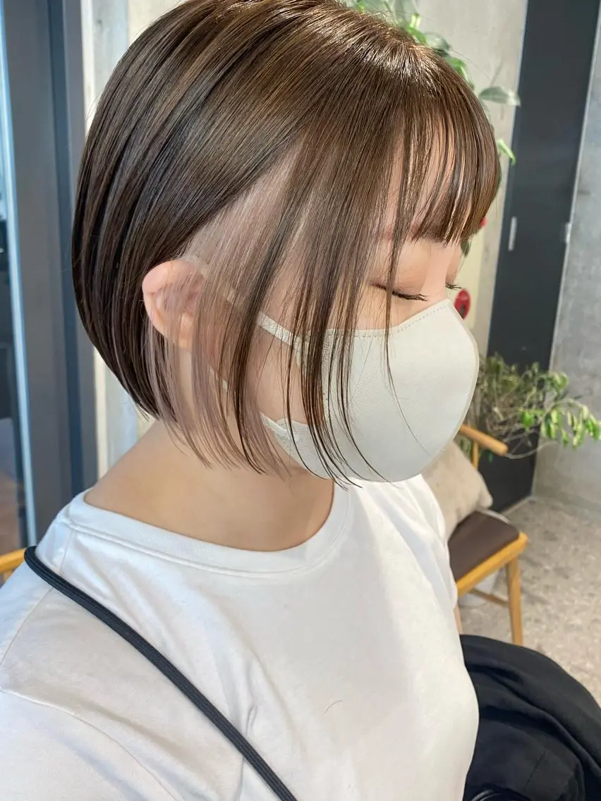 ショート カラー ベージュカラー ホワイトベージュ ヘアカラー トリートメント ブリーチカラーレイヤ ーカット🦋annaのヘアスタイル