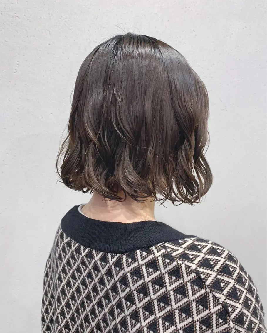 ミディアム パーマ カット ヘアカラー パーマ ボブパーマコテ巻き風 パーマNo1深江秀平のヘアスタイル
