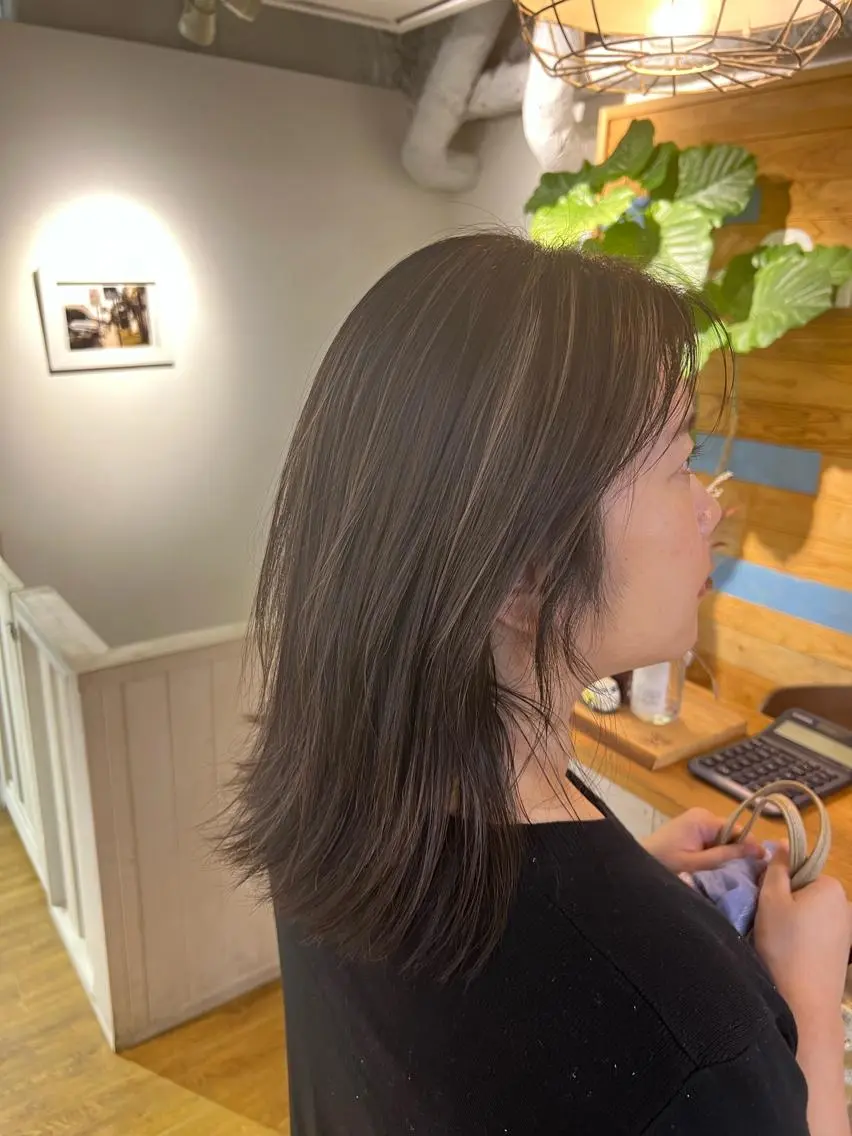 セミロング カラー カット ヘアカラー トリートメント デザインカラー茅ヶ崎 オオタ カズキのヘアスタイル
