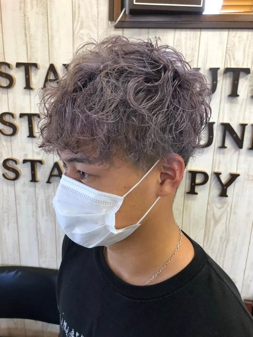 パーマ メンズ メンズパーマ メンズツイストパーマ ツイストパーマ カット ヘアカラー MiRI💜地毛級 エクステ✖似合わせ技のヘアスタイル