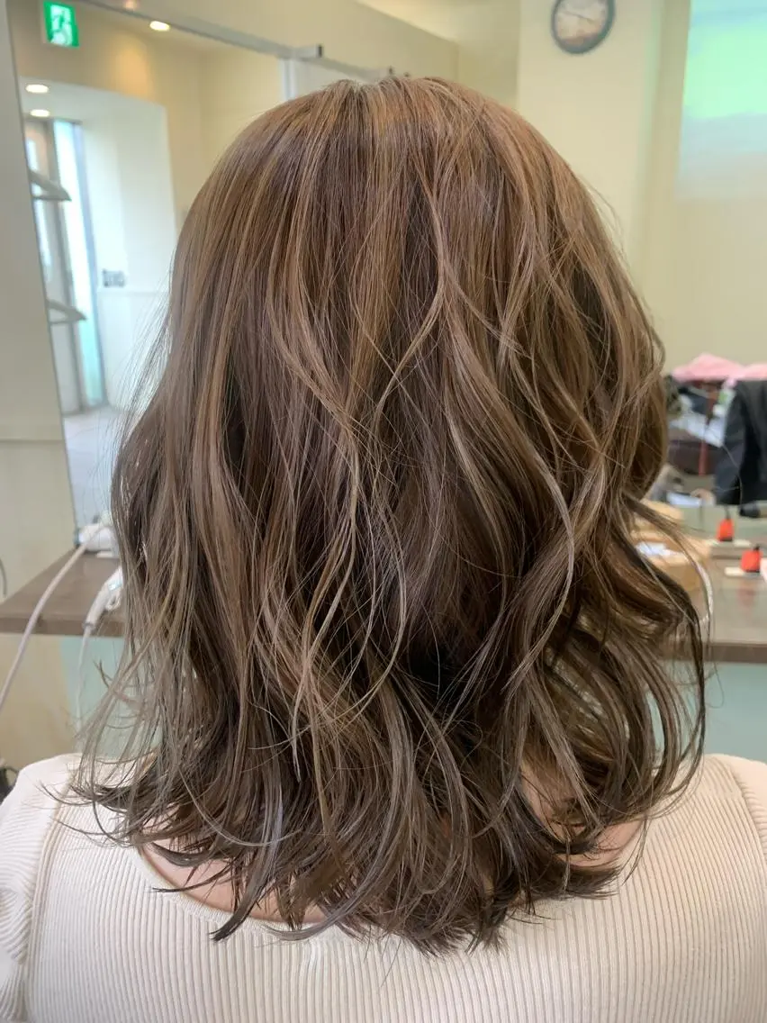 ミディアム ヘアカラー トリートメント 鶴見 和美のヘアスタイル