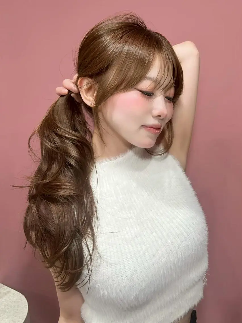 ロング カラー ベージュカラー ブリーチ ブルーカラー ブルージュ 透明感カラー 表参道/ワンホンヘア SAAYA🖤のヘアスタイル