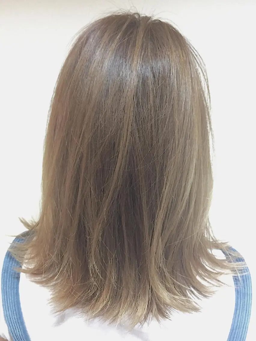 ミディアム カラー アッシュ ミント 外ハネヘア 可愛いを作る神 ナオヒロのヘアスタイル