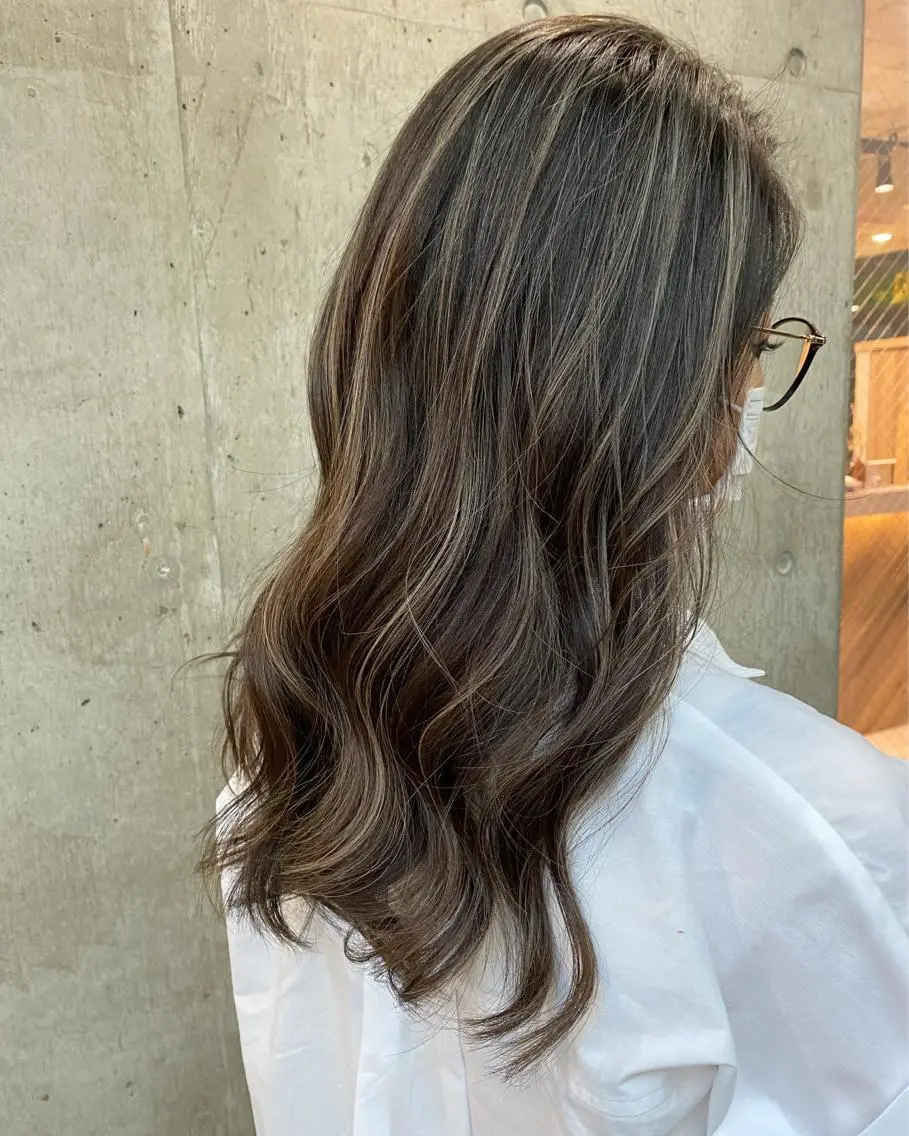 ロング ハイライト ヘアカラー 🌼透明感カラー ✳︎eri🌼のヘアスタイル