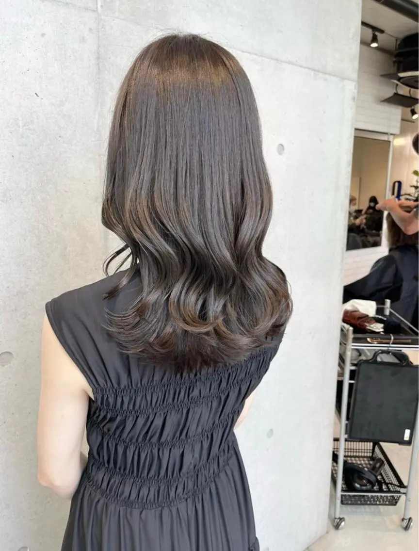 ミディアム カラー パーマ カット ヘアカラー トリートメント ヘッドスパ ヘアセット 透明感/オリーブ/ グレージュ/YUKAのヘアスタイル